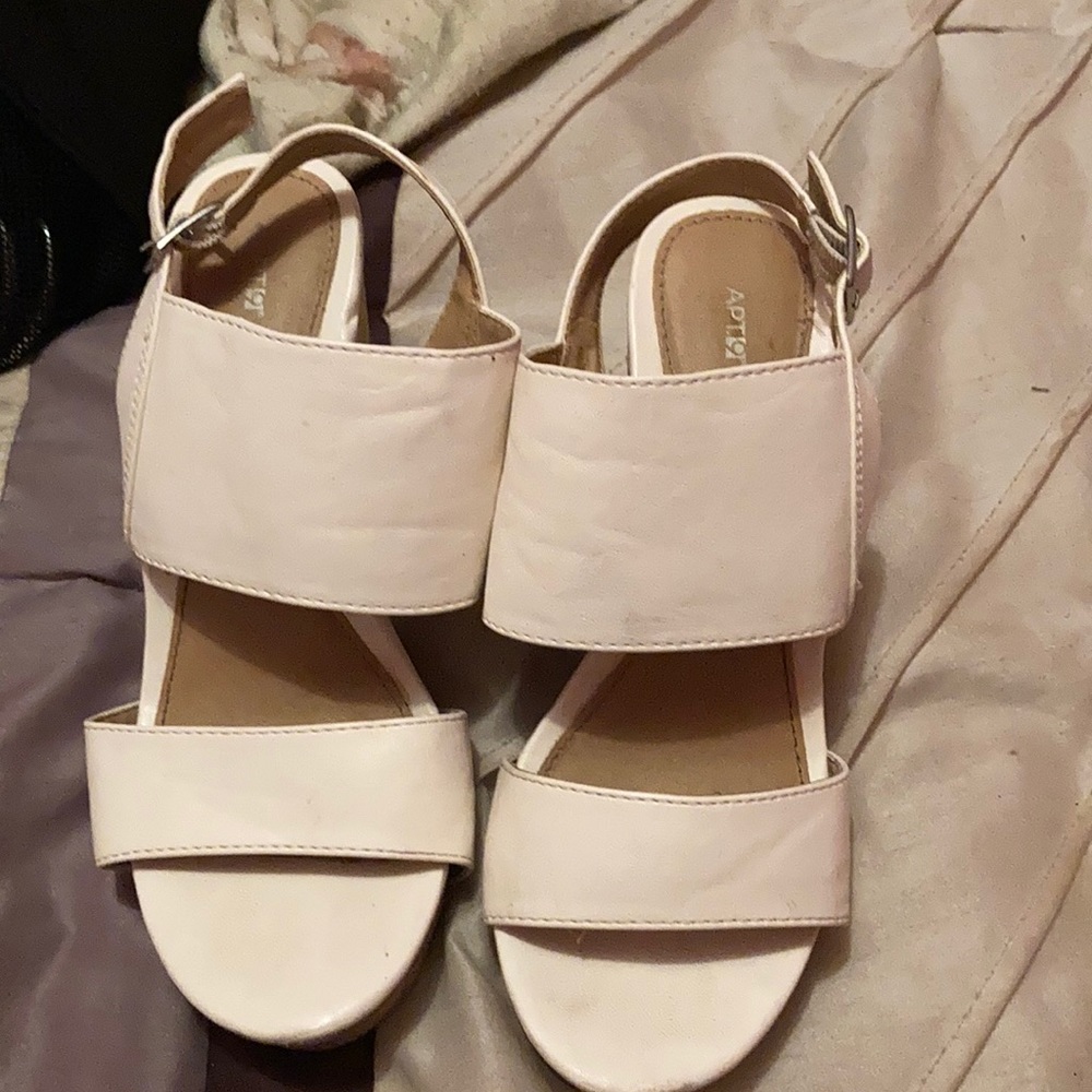 Apt9 white wedges size 6 1/2